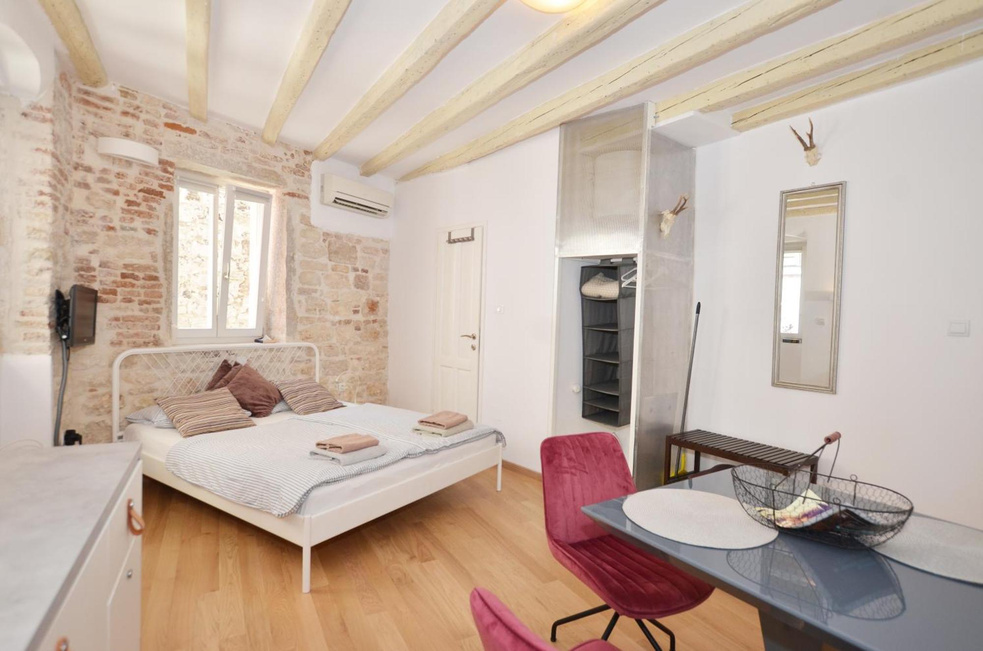Apartments Lavanda And Oliva 로비니 외부 사진