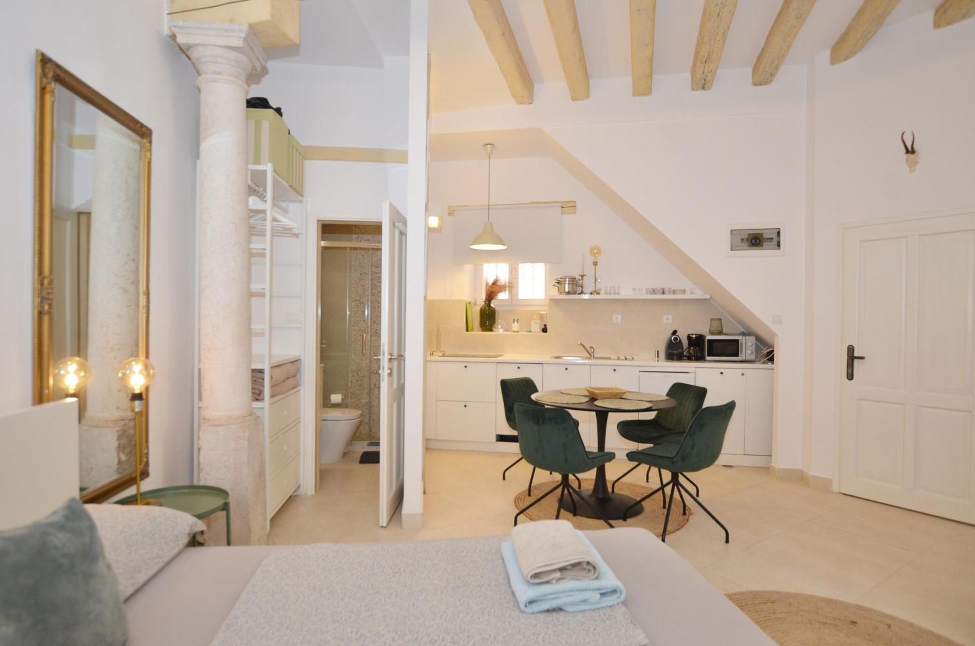 Apartments Lavanda And Oliva 로비니 외부 사진